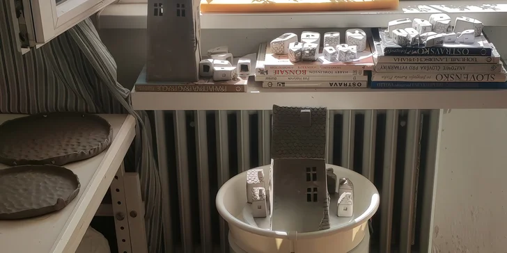 Výsledkem budou cca 4 ks keramiky (záleží i na vás a vaší šikovnosti), které si odnesete domů, a nekonečné množství znalostí a dovedností.