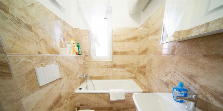 Apartmány Fanny a Vendy mají navíc koupelnu s vanou a dvě TV. 