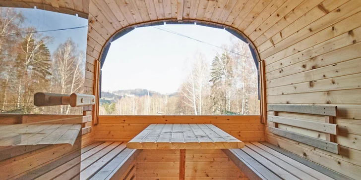 V ceně jednoho z balíčků máte hodinku v sauně s panoramatickým výhledem na Lázně Jeseník.