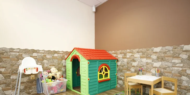 Součástí restaurace je i dětský koutek, takže malí neposedové se zabaví, než bude jídlo hotové. 