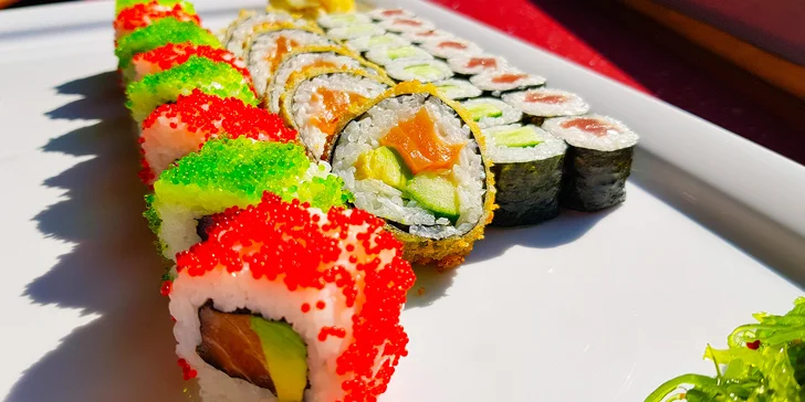 Těšit se můžete např. na maki s lososem, tuňákem, avokádem i okurkou, tempuru s krabem nebo California roll. 