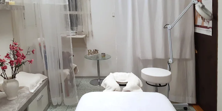 Ulehněte na masážní lehátko ve Studiu Relax...