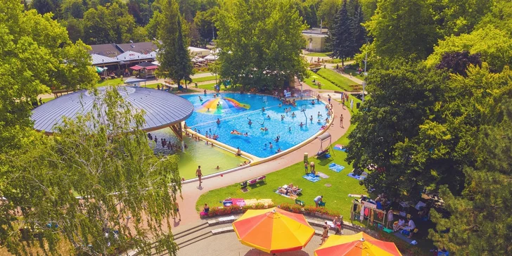 Liečebné a termálne kúpele a kúpalisko Bükfürdő iba 250 m od hotela