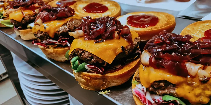 Milujete burgery? Tak to zavítejte do La Divinita Coffee.