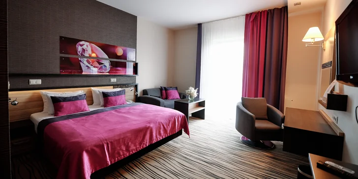 Ubytujete se v komfortních pokojích nebo prostornějších apartmánech.