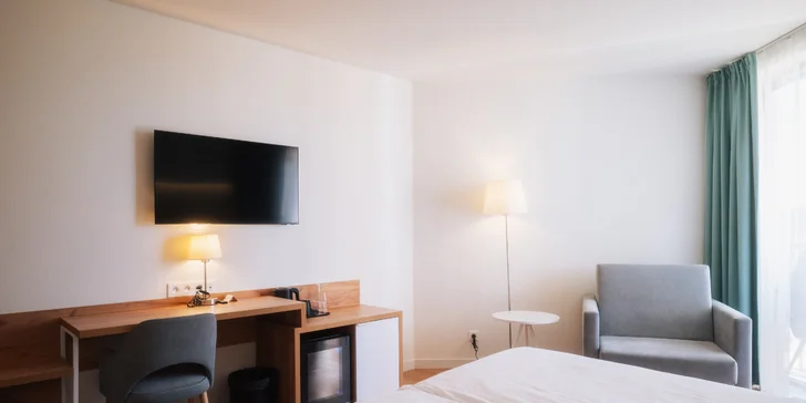 Váš komfort zaistí bohaté vybavenie izieb vrátane minibaru, kávového setu a smart TV vrátane rýchleho internetu.