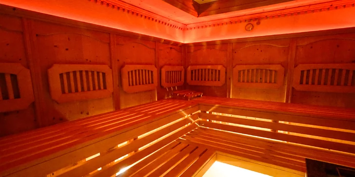 Vo wellness na vás čaká fínska, bylinková aj bio sauna, nechýba ani parný kúpeľ či infrasauna.
