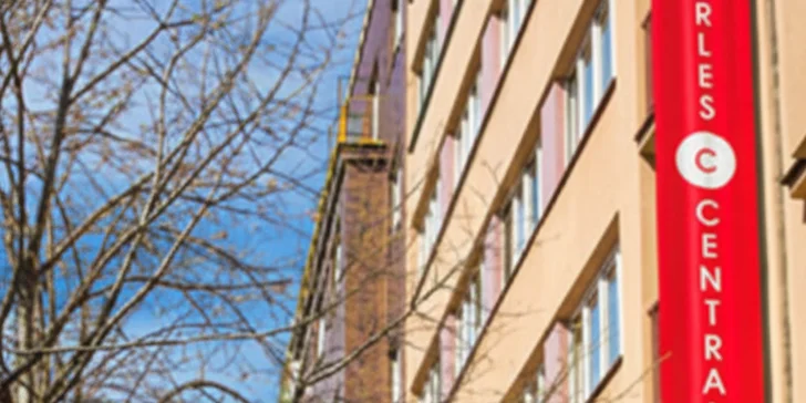 Hotel se nachází přímo u metra Křižíkova. 