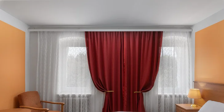 Izby sú vybavené TV, trezorom, minibarom aj Wi-Fi pripojením.
