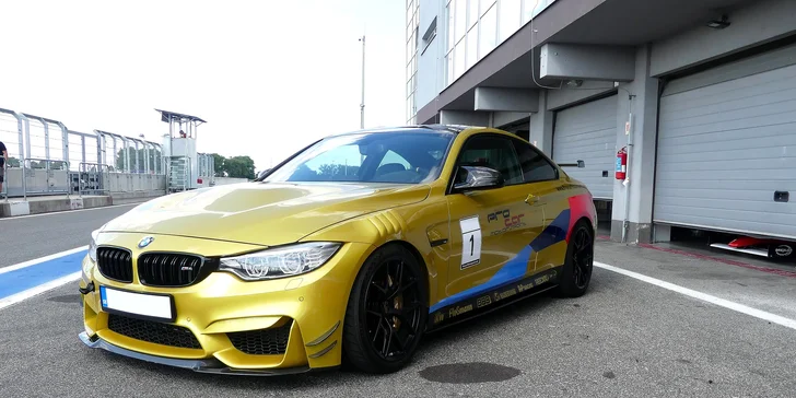 BMW M4 CS
