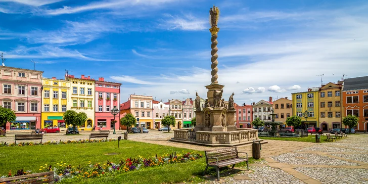 Čaká vás turistika v úchvatných skalných mestách, návšteva kláštora s tajomnou atmosférou a ochutnávka tradičných českých špecialít. 