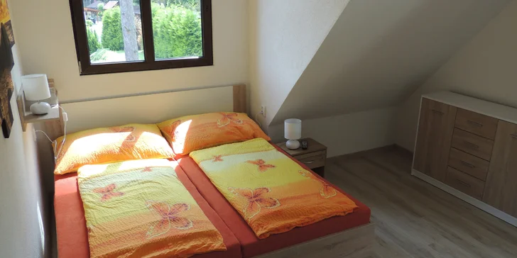 Ložnice jsou jak s manželskými, tak s oddělenými lůžky.