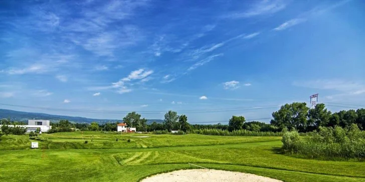 Počas pobytu si môžete vyskúšať jazdenie na koni v neďalekom jazdeckom areáli alebo golf. 