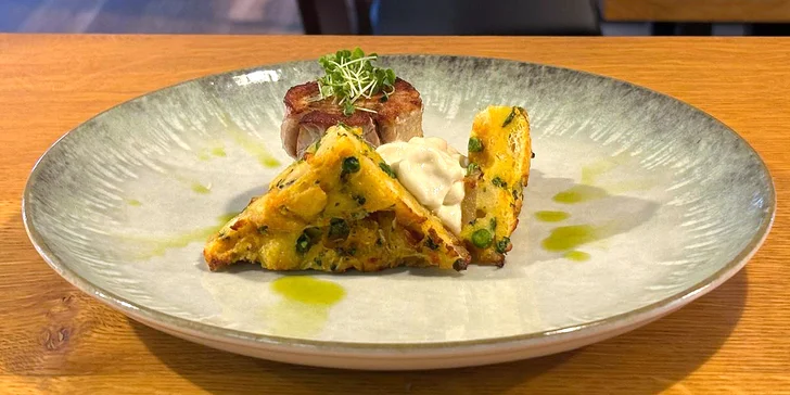 Ochutnat můžete kromě stálého menu i jedinečné sezonní nabídky. Otevřený voucher platí na cokoliv, a to včetně nápojů. 
