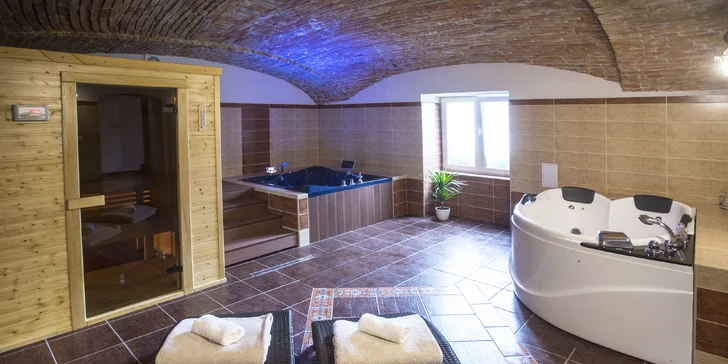 Jeden balíček vám navíc přinese 90minutový privátní vstup do wellness nebo 30minutovou masáž. 