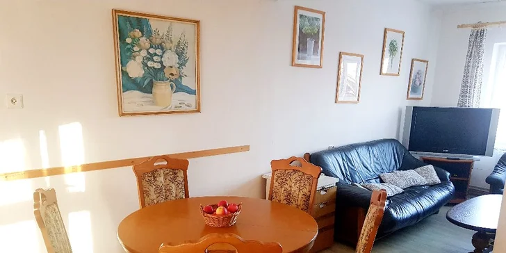 V chalupě je plně vybavená kuchyně, kde si uvaříte nějakou dobrotu.
