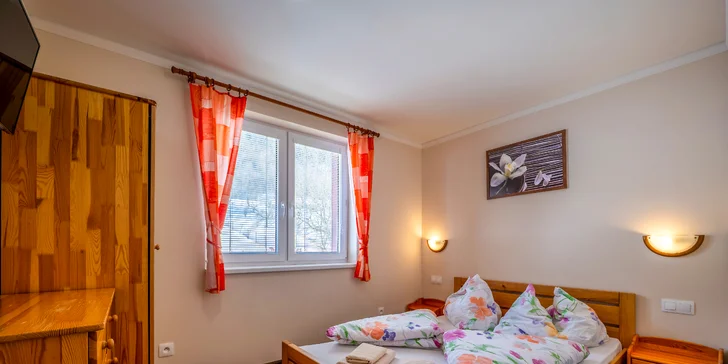 Čakajú vás komfortné dvojlôžkové izby, trojlôžkové izby alebo priestranné apartmány.