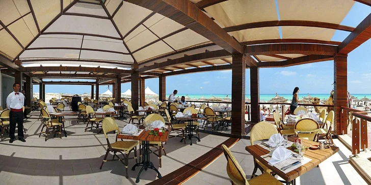 Dopřávat si můžete také v restauraci Palmeraie na terase.