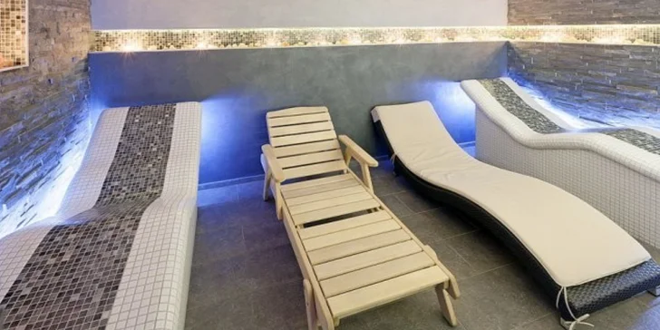 Do wellness vás také vybaví lahví sektu. 