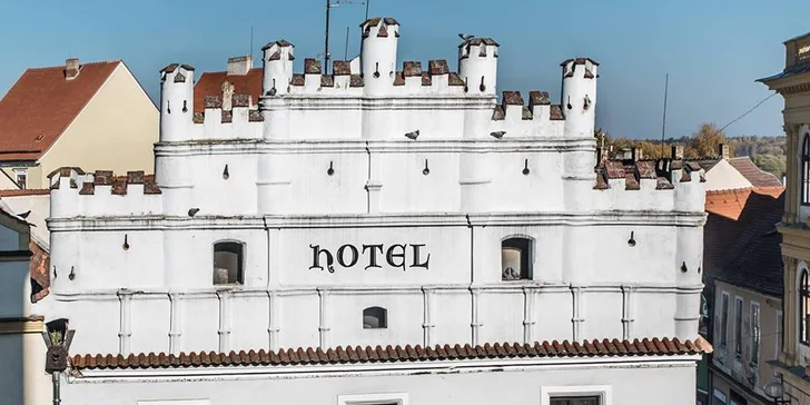 Z hotelu vyjdete rovnou na krásné náměstí.