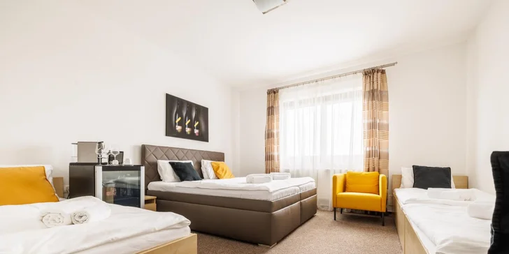 Na výběr máte pokoje pro 2–5 osob nebo prostorný apartmán.