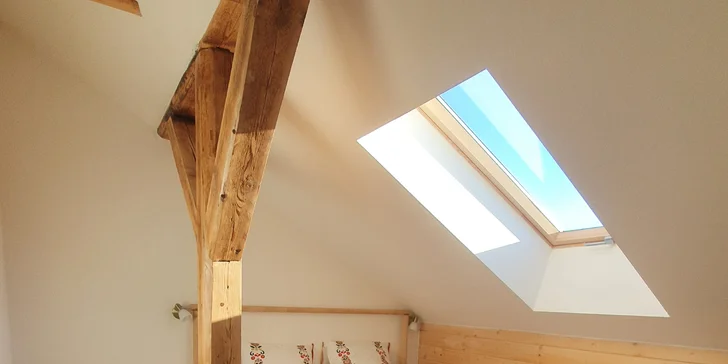 Rozdíl mezi nimi je jen v prostoru a počtu osob, protože pokoj LUX je větší a navíc obsahuje balkon či možnost přistýlky.