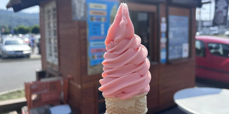 Bistro najdete přímo u Obchodního centra Trmice.