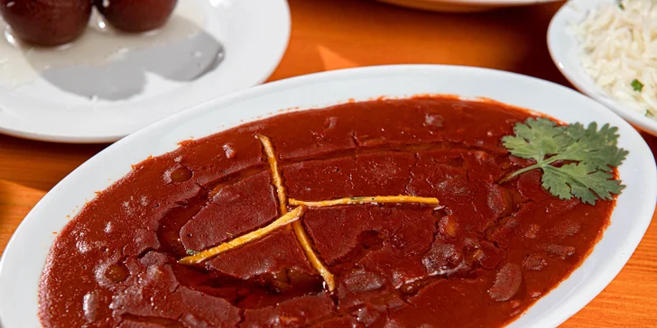Vegetariánske hlavné jedlo: Rajma kashmiri 280 g - uvarená červená fazuľa s cibuľou, paradajkou a zázvorom