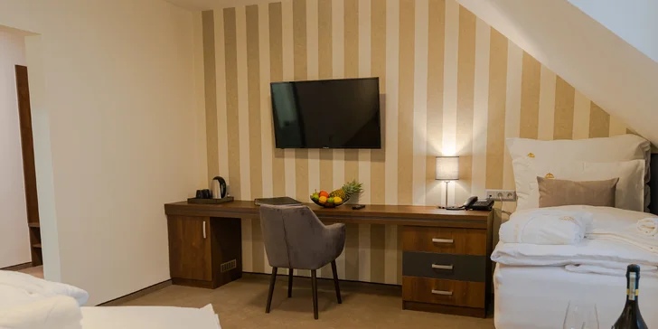 Trojlôžková izba Superior s manželskou posteľou