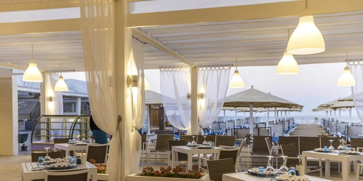 Kromě bufetu můžete vyzkoušet i restaurace à la carte, kde na vás čekají ty nejlepší delikatesy.

