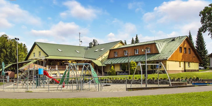 Romantická noc či relaxační pobyt v Beskydech s jídlem i privátním wellness