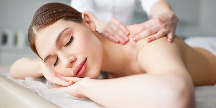 Dopřejte si hodinový relax: klasická nebo relaxační masáž v délce 60 minut a teplý čaj