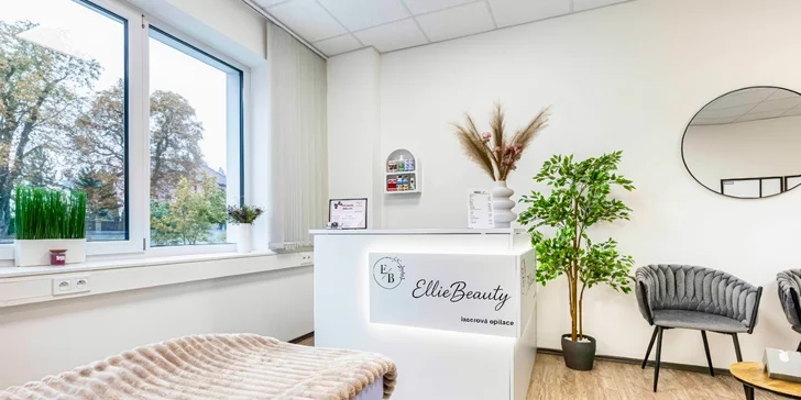 Moderní laser s opticky chlazenou hlavicí efektivně odstraní chloupky v oblasti obličeje, podpaží, třísel nebo nohou, a zároveň zajišťuje komfort i pro citlivější pokožku.
