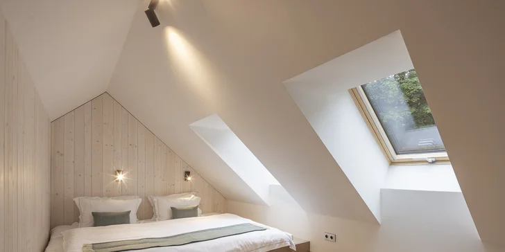 Niektoré apartmány majú samostatnú spálňu.