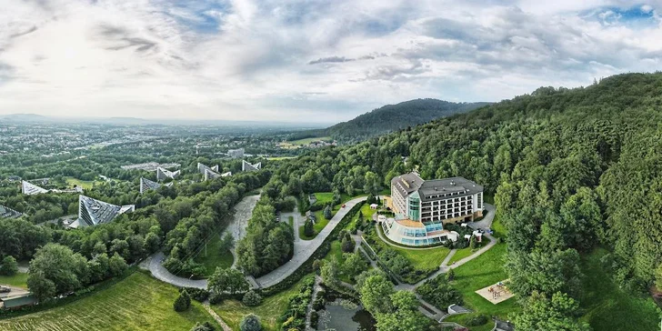 U hotelu zdarma zaparkujete a k dispozici je vám také Wi-Fi síť. 