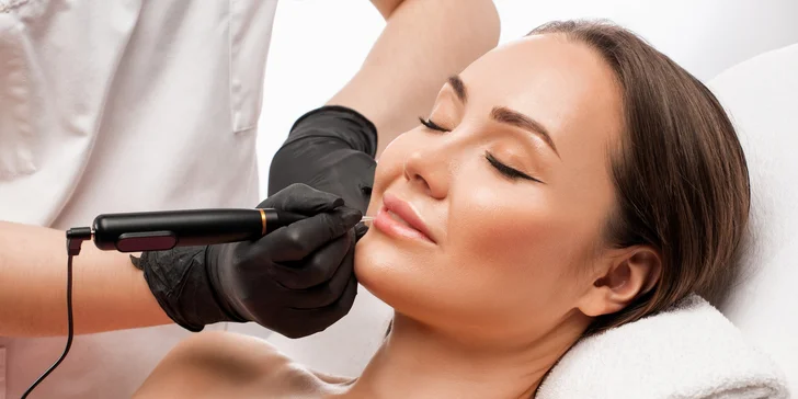 Permanentní make-up rtů nebo pudrové obočí na Smíchově