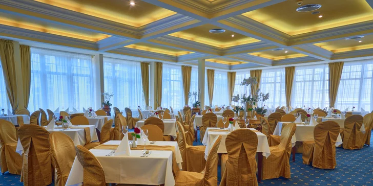 Zajít můžete také do restaurace Savoy Royal a vybrat si další speciality z menu.
