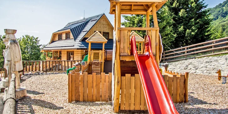 V areálu ubytování se nejmenší hosté vyřádí na třech dětských hřištích.