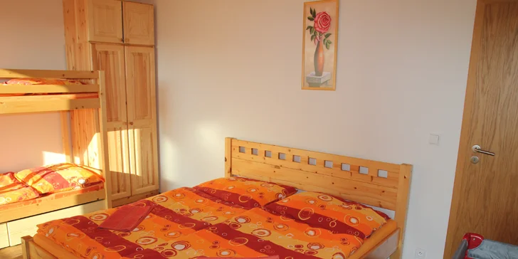 Ložnice apartmánu poskytuje veškeré pohodlí pro váš nerušený spánek. 