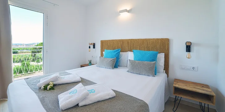 Apartmány ponúkajú útulný interiér a priestrannú posteľ.