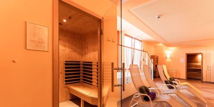 Dominantou tunajšej relaxačnej zóny je vychýrená Almsauna (alpská sauna), kde sa môžete zohriať a načerpať novú energiu.