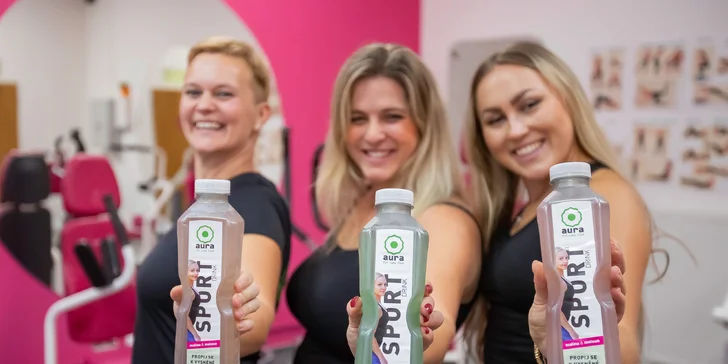 Dostanete iontový nápoj, neomezeně si můžete dolít vodu a po cvičení si vychutnáte ještě proteinový shake.