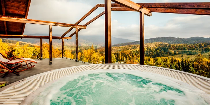 Po dni plnom zážitkov a objavovania okolia si môžete dopriať zaslúžený oddych v romantickom prostredí RELAX Poludnica na strešnej terase.