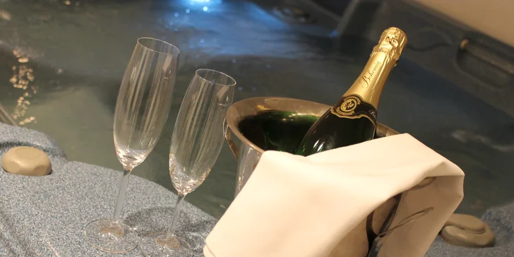 Čaká vás tu aj hodinový relax v privátnom wellness doplnený o fľašu prosecca. 
