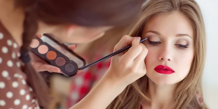 Individuální dvouhodinová škola líčení ve Studiu Chantal