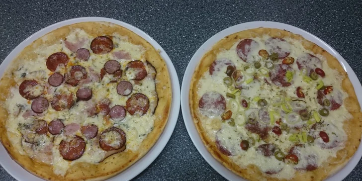 Výběr pizz je jen na vás - sami si je vyberete z jídelního lístku. 