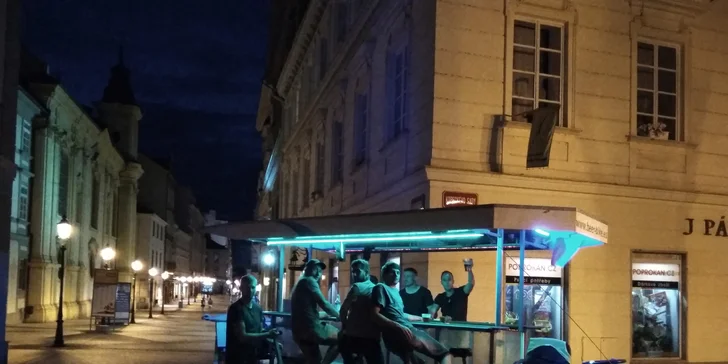Kolo je vybavené sound systémem pro vaši hudbu a nočními party světly.
