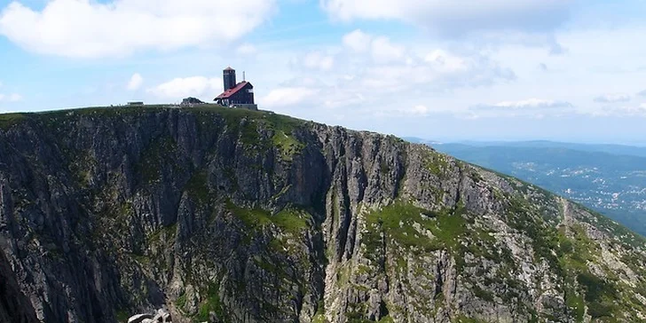 Vyrazte na Sněžné Jámy, vzdáleny jen 6 km.