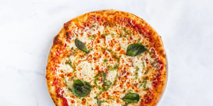 Margherita - rajčata, mozzarella, bazalka