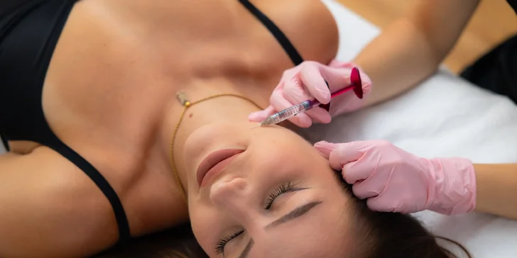 Procedúru vykonáva atestovaná dermatovenerologička s atestáciou